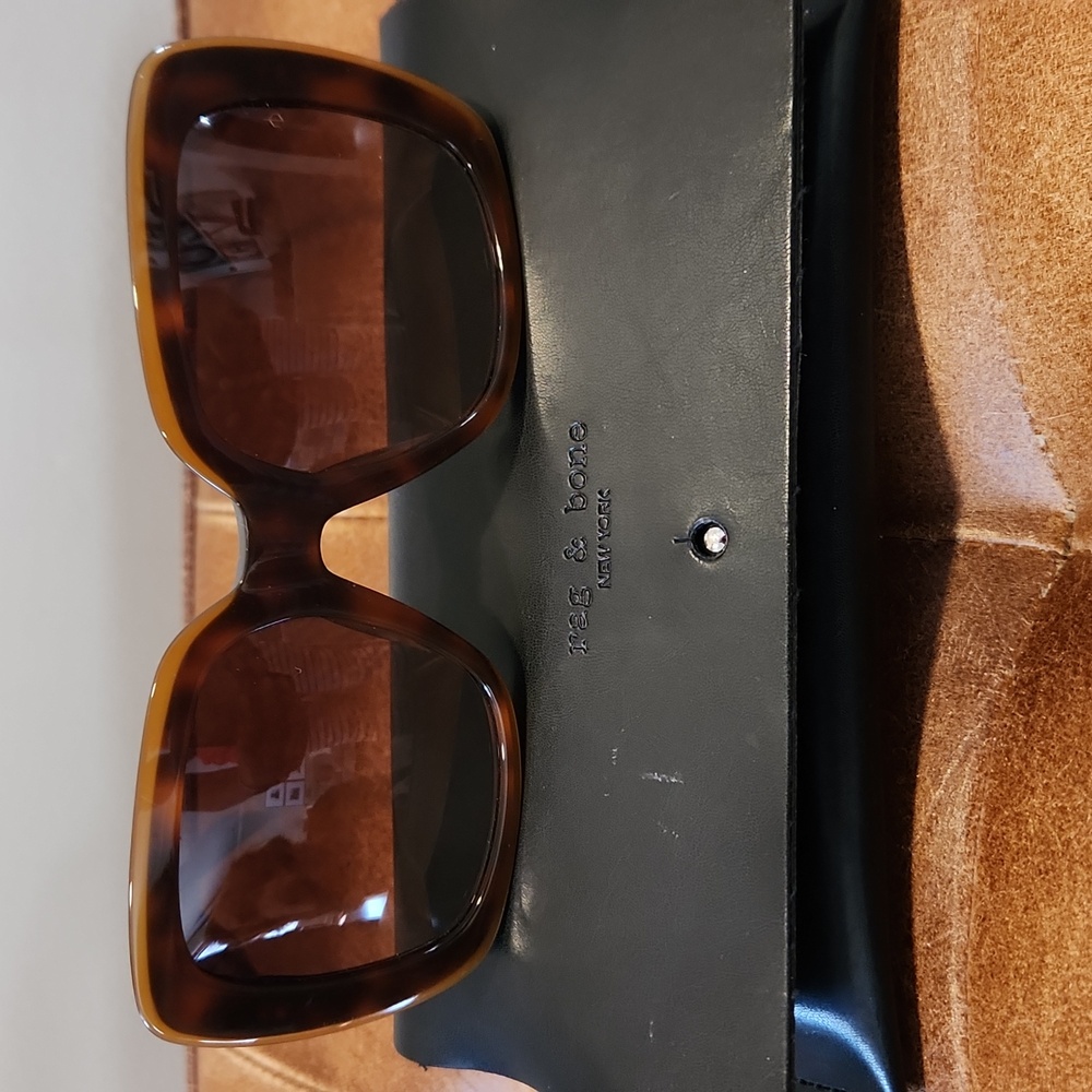 Auth‼️ Rag & Bone Sunglasses with case EUC